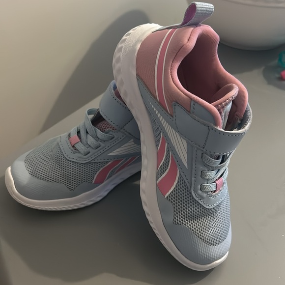 Reebok size 11 Toddler Sneakers - Picture 2 of 2